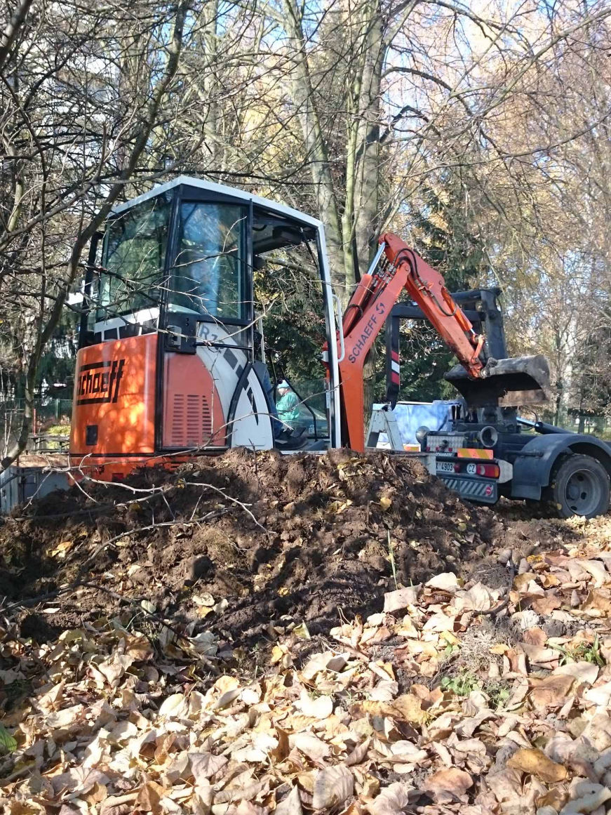 Zemní a výkopové práce, odvoz materiálu kontejnerová přeprava stěhování autodoprava stavební firma František Doležal Česká Lípa Nový Bor